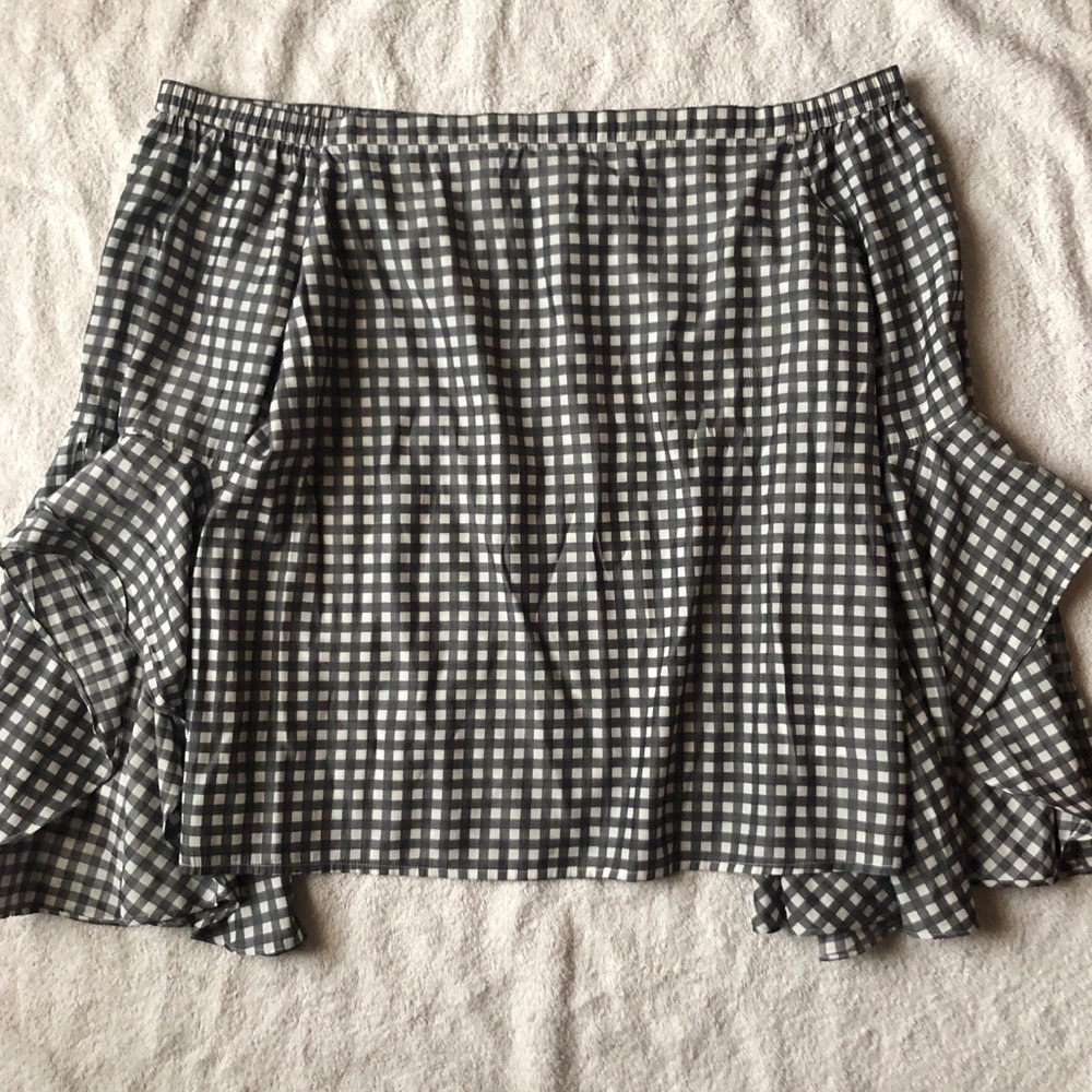 Gingham Print Ruffled Top - Picture 4 of 6